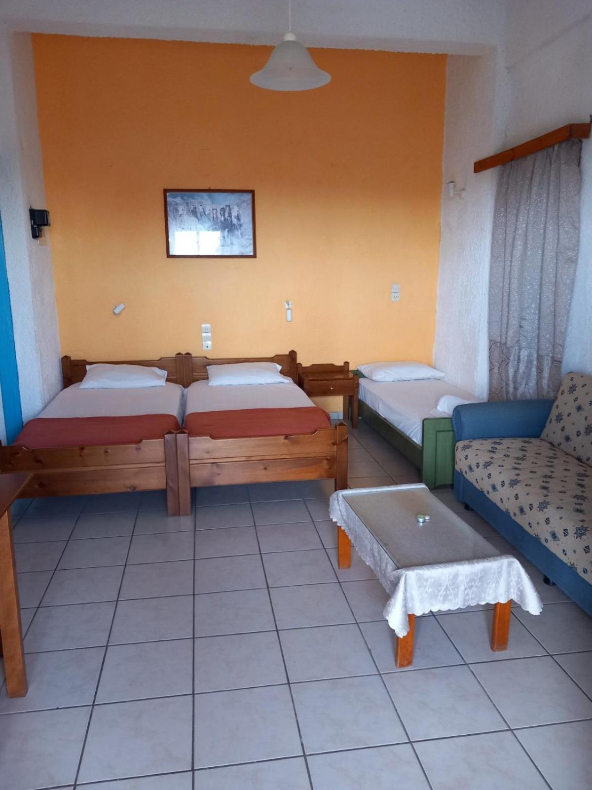 Antikristo Rooms Karteros Exteriör bild