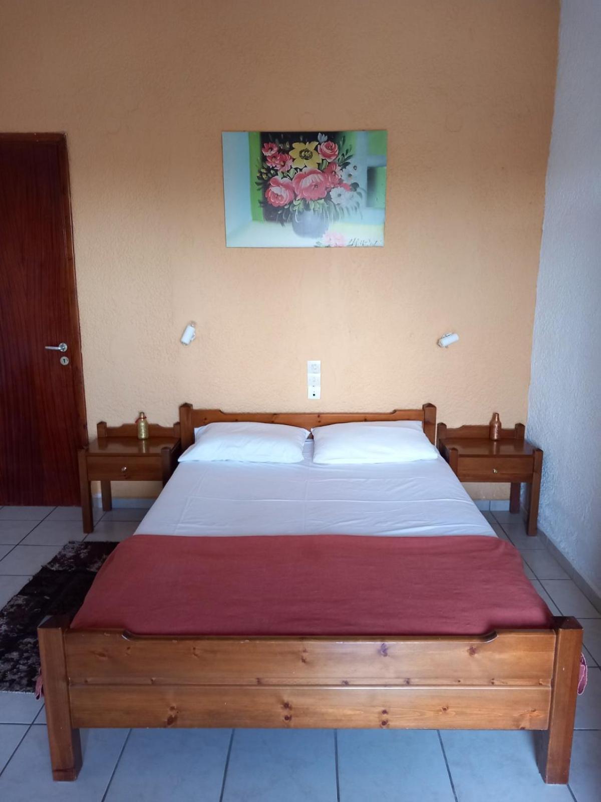 Antikristo Rooms Karteros Exteriör bild