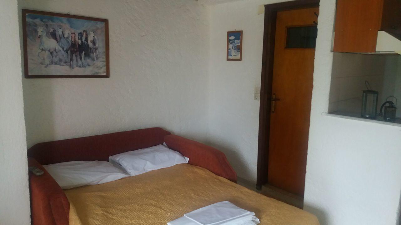 Antikristo Rooms Karteros Exteriör bild