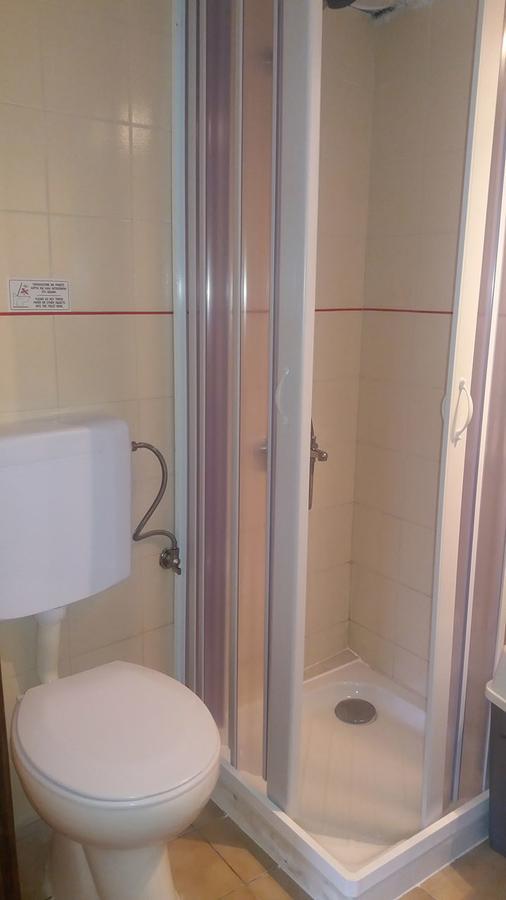 Antikristo Rooms Karteros Exteriör bild